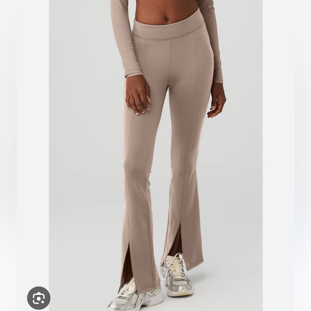 Alo Yoga Women's Airbrush High-Waist Flutter Leggings